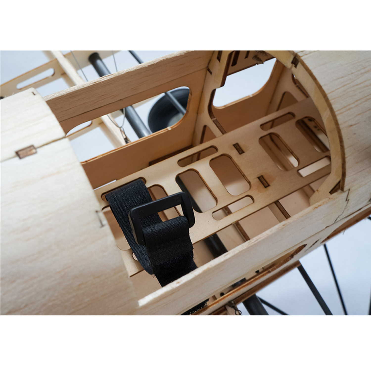 Zestaw do samodzielnego montaż – Frame Model Kit recenzja i cena