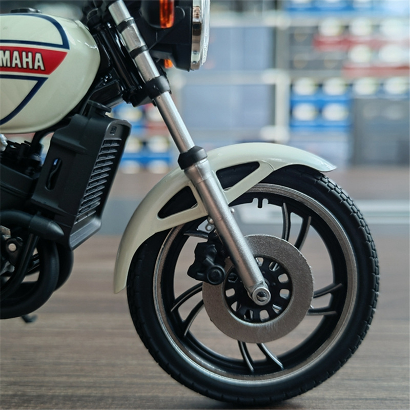 1:12 YAMAHA RZ250 RD250LC Mode – Model Kit Aoshima recenzja i cena